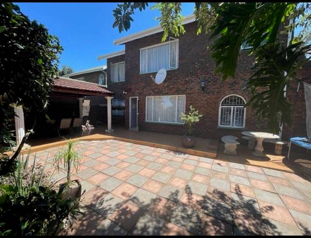 4 BEDROOM DUPLEX FOR SALE IN BIRCHLEIGH NORTH